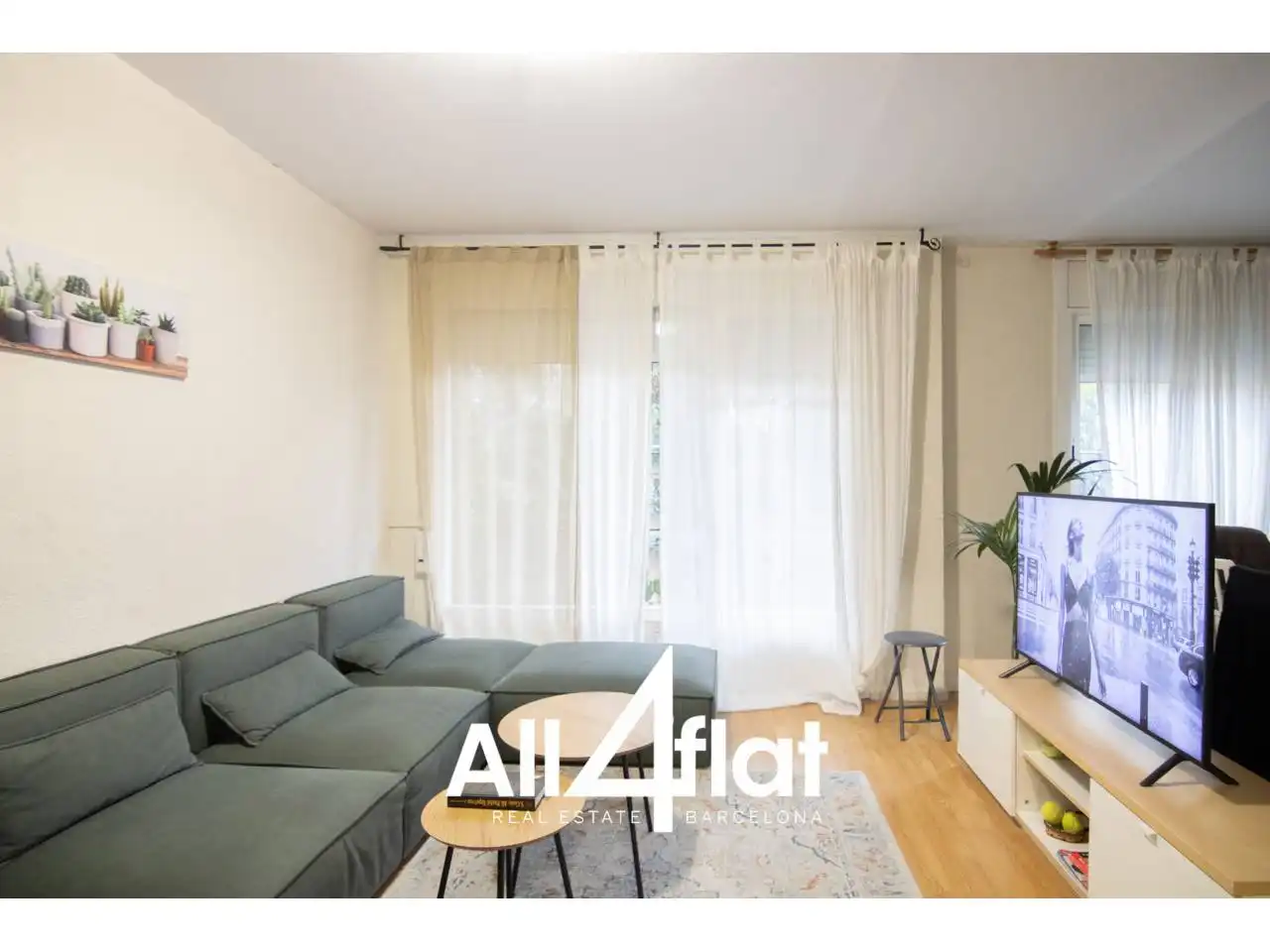 Bedroom of Apartments for sale in Barcelona  with Heating, Furnished and Balcony