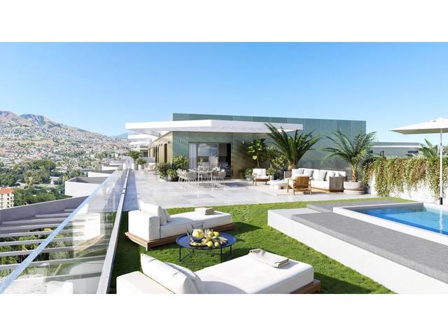 Apartamento en Venta en Calle Benajarafe en Las Flores