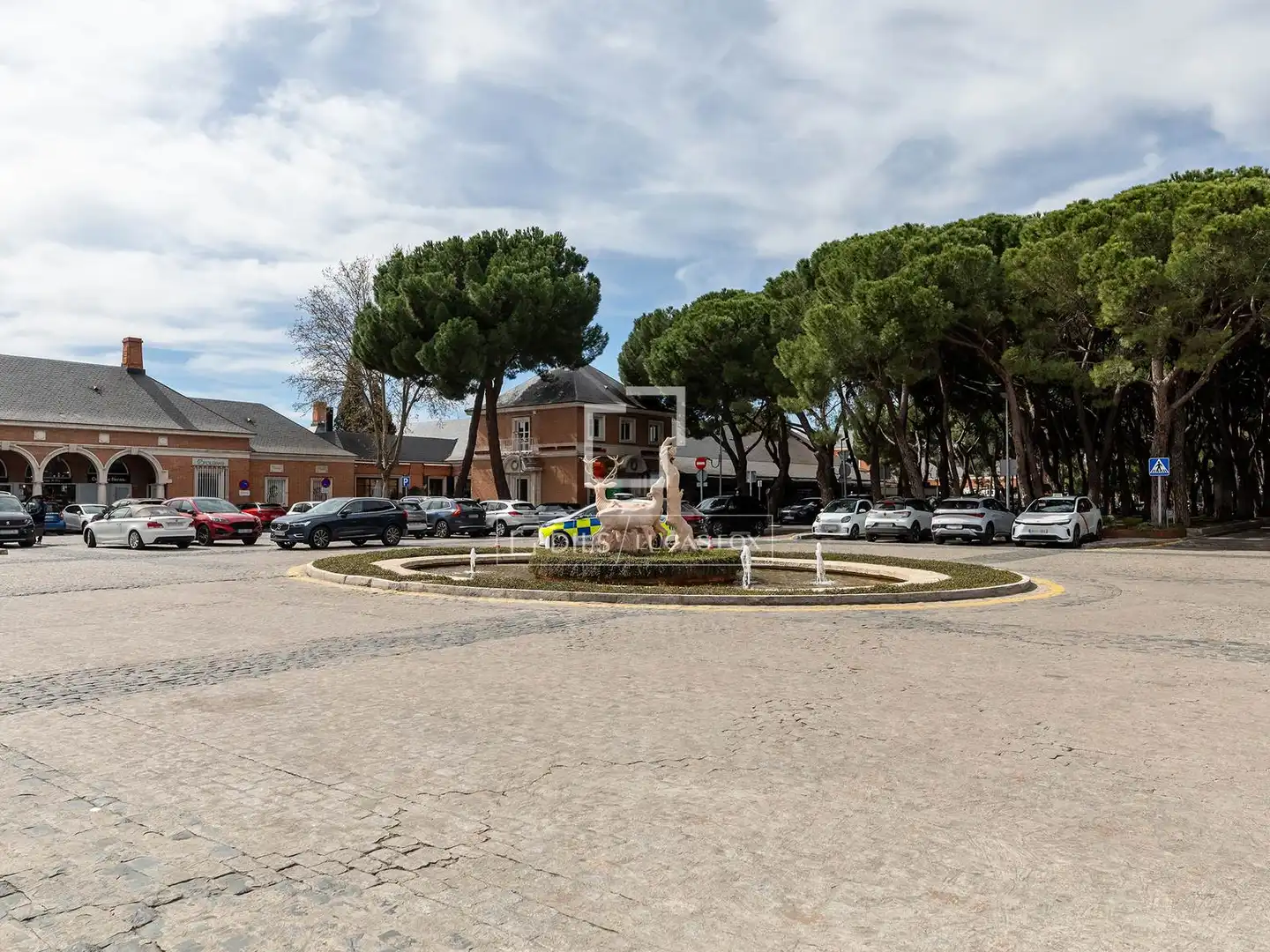 Vista exterior de Casa o xalet en venda en La Moraleja amb Aire condicionat, Calefacció i Jardí privat