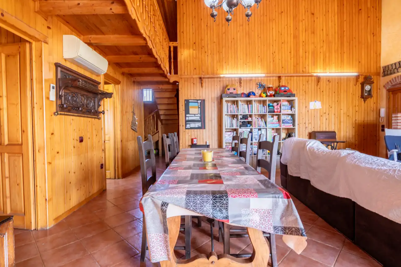 Menjador de Finca rústica en venda en L'Aldea amb Jardí privat, Terrassa i Moblat