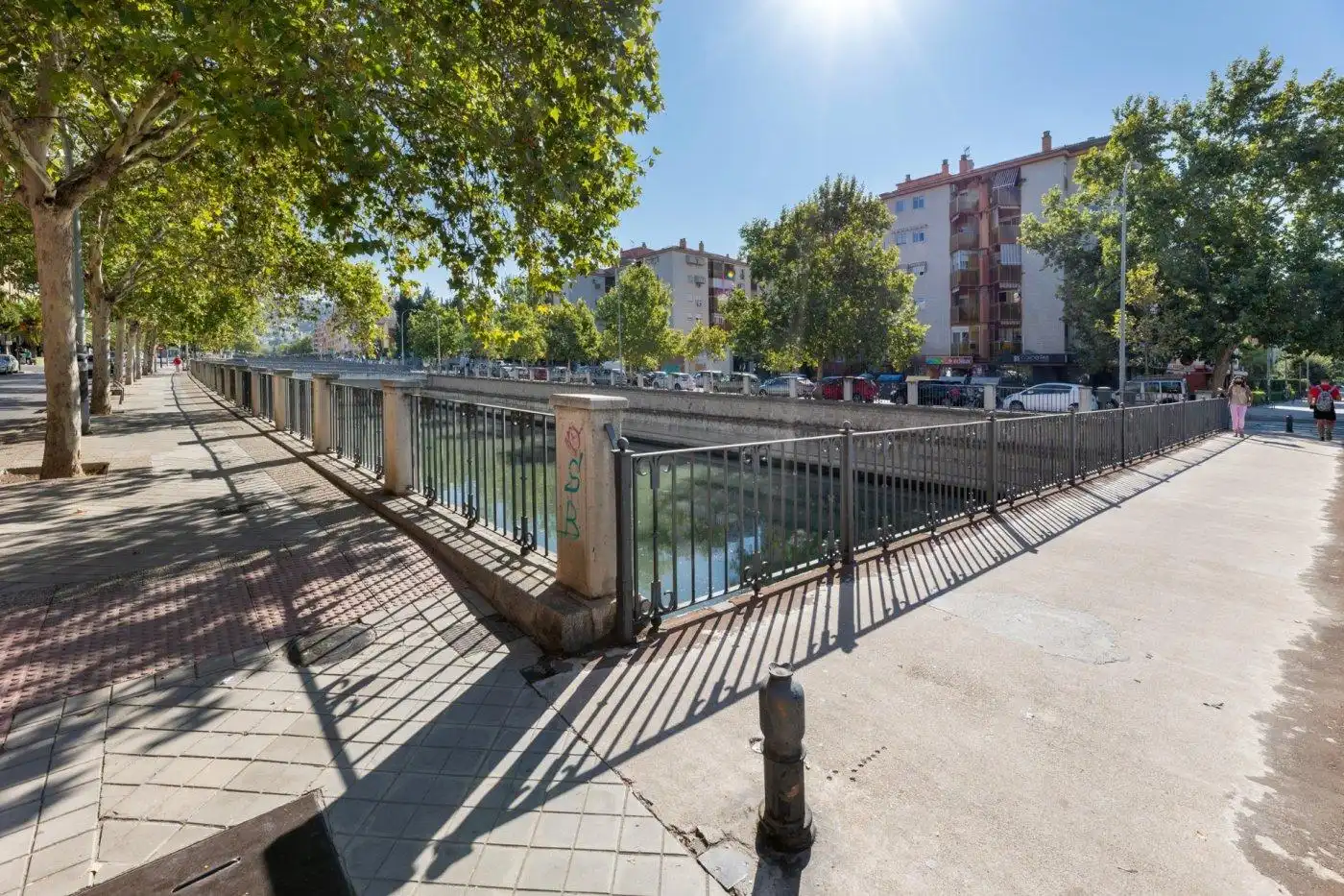 Vista exterior de Pis de lloguer en Granada amb Aire condicionat i Balcó
