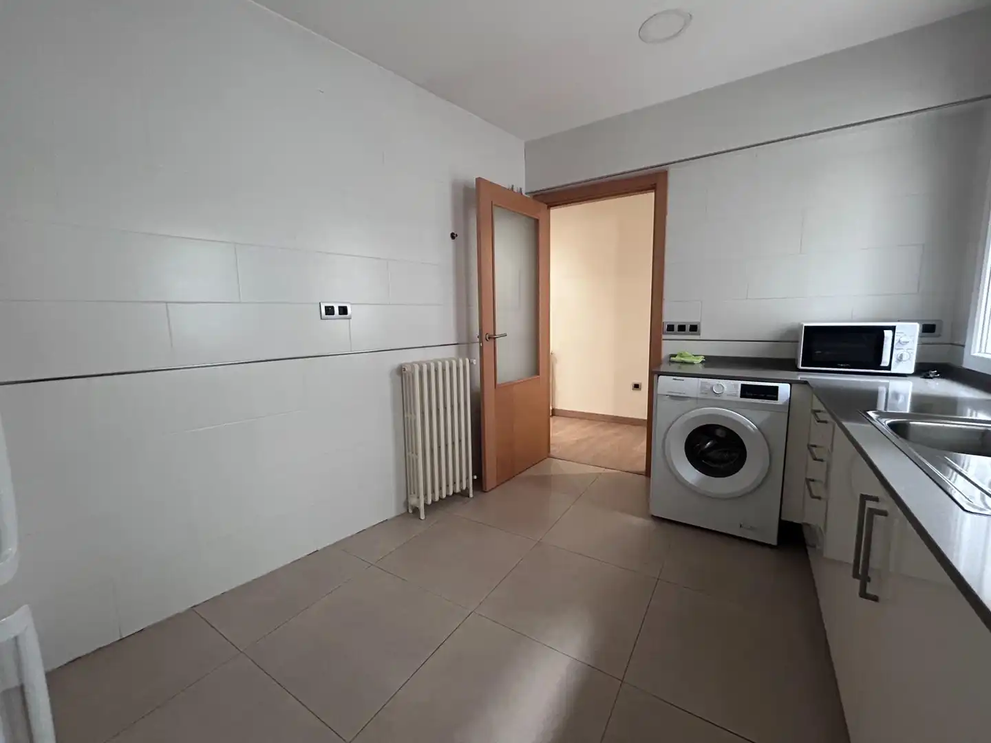 Flat for rent in Madrid  with Air Conditioner and Heating