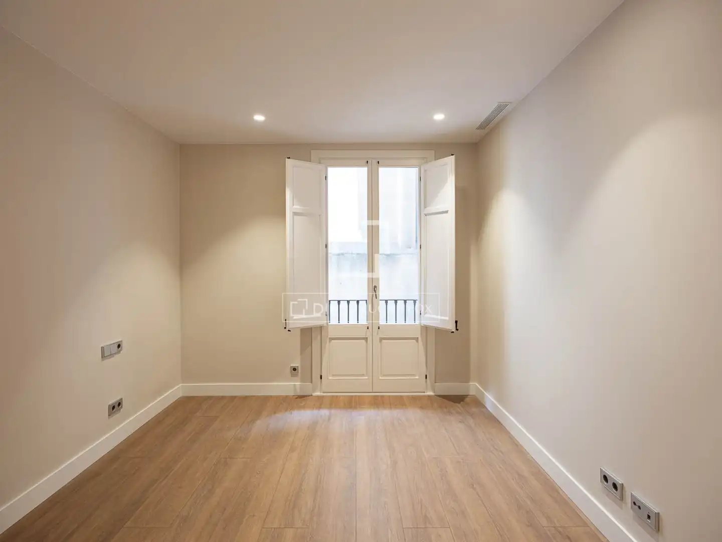 Habitación de Piso en venta en Barcelona con Aire acondicionado, Parquet y Balcón
