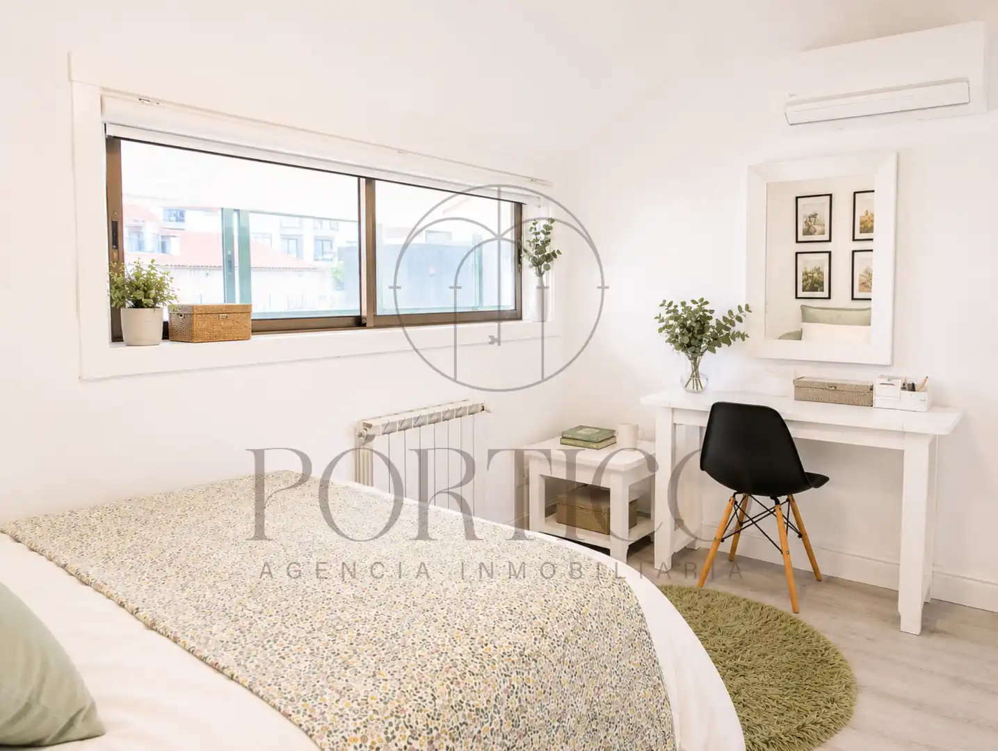 Schlafzimmer von Dachboden zum Verkauf in Tui mit Klimaanlage, Heizung und Terrasse