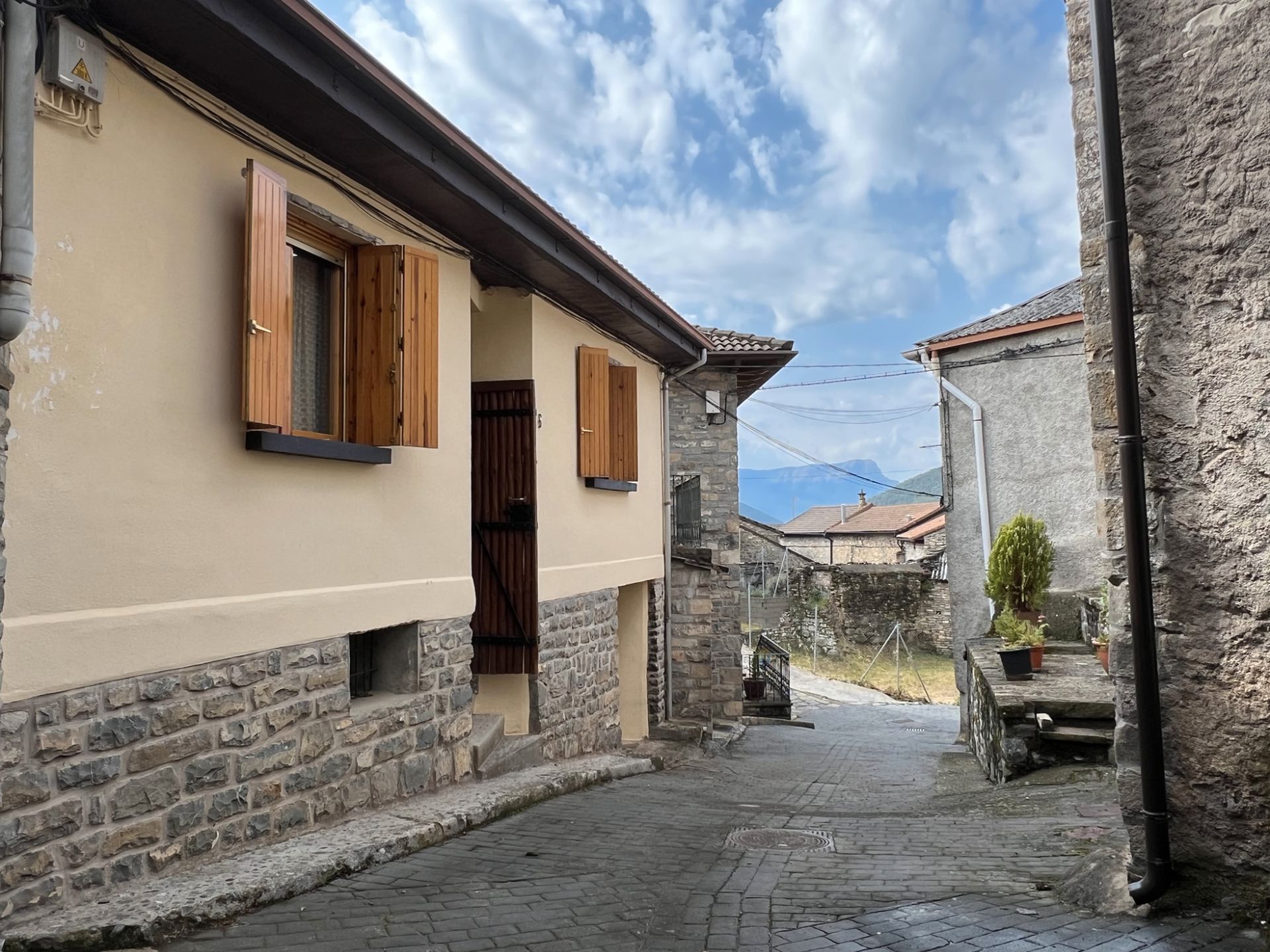 Vista exterior de Casa o xalet en venda en Castiello de Jaca