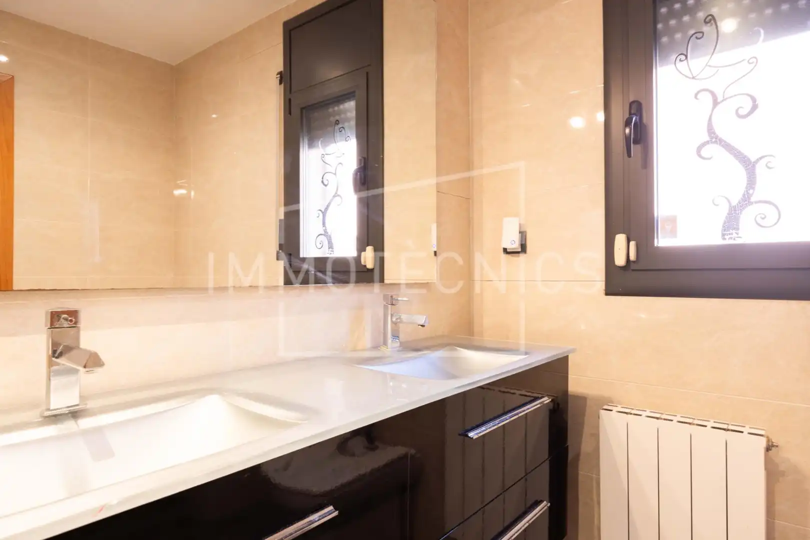 Baño de Casa o chalet en venta en La Roca del Vallès con Calefacción, Jardín privado y Terraza