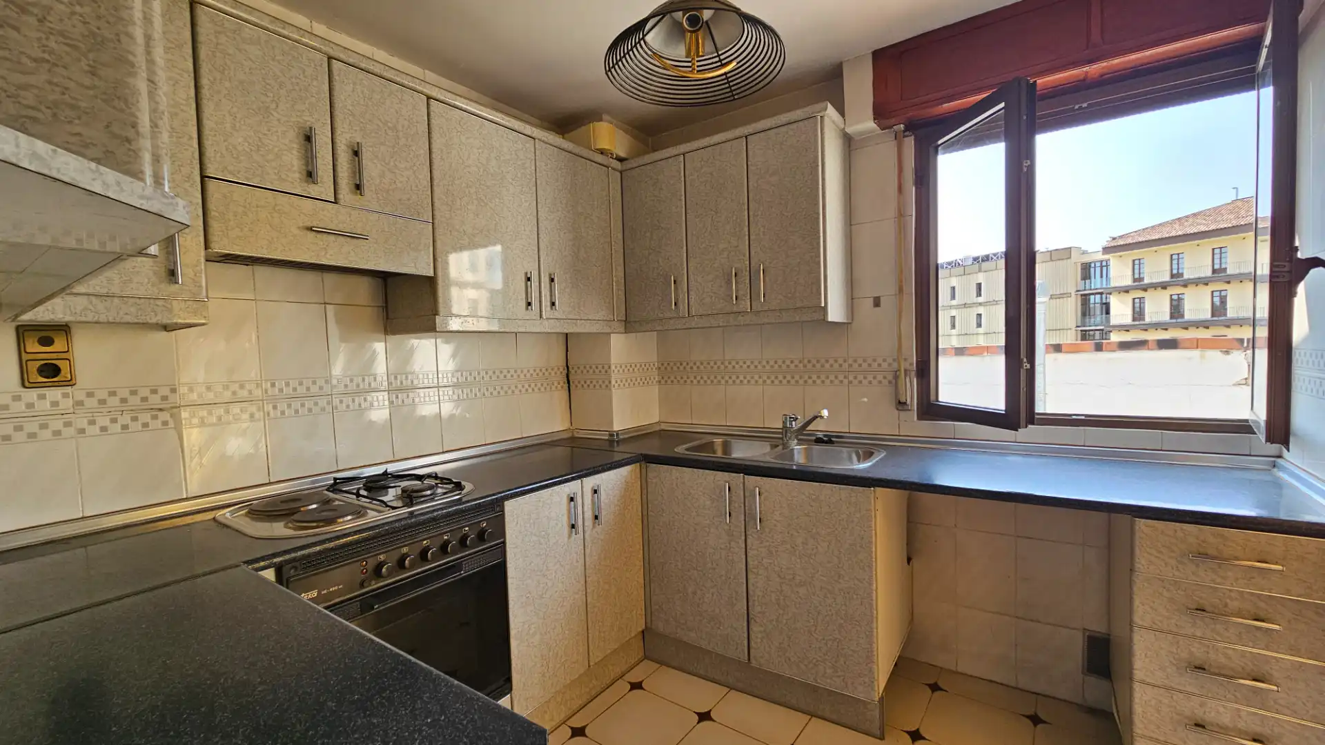 Kitchen of Flat for sale in Zaragoza