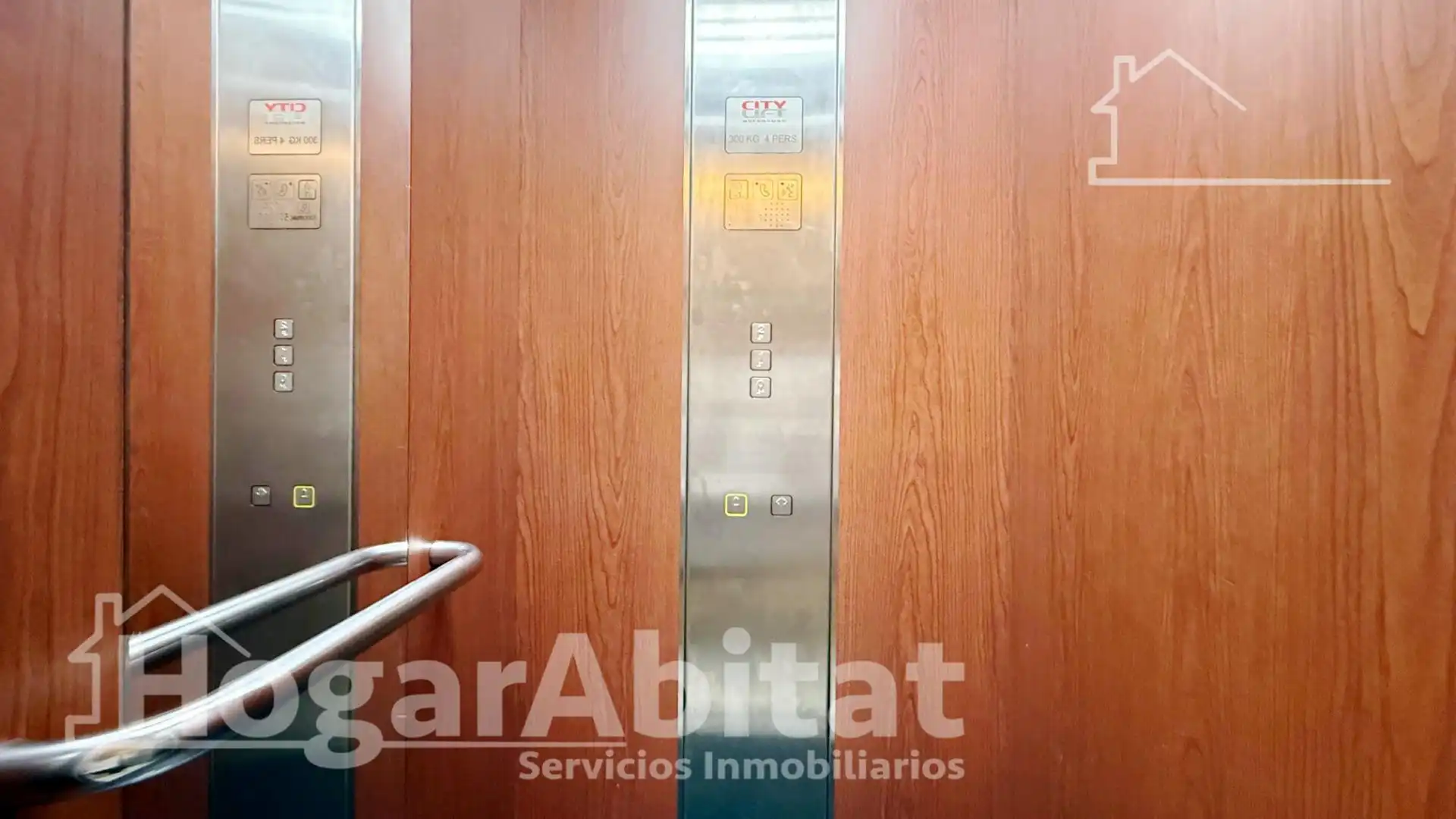 Aparcament de Pis en venda en Gandia amb Aire condicionat i Terrassa