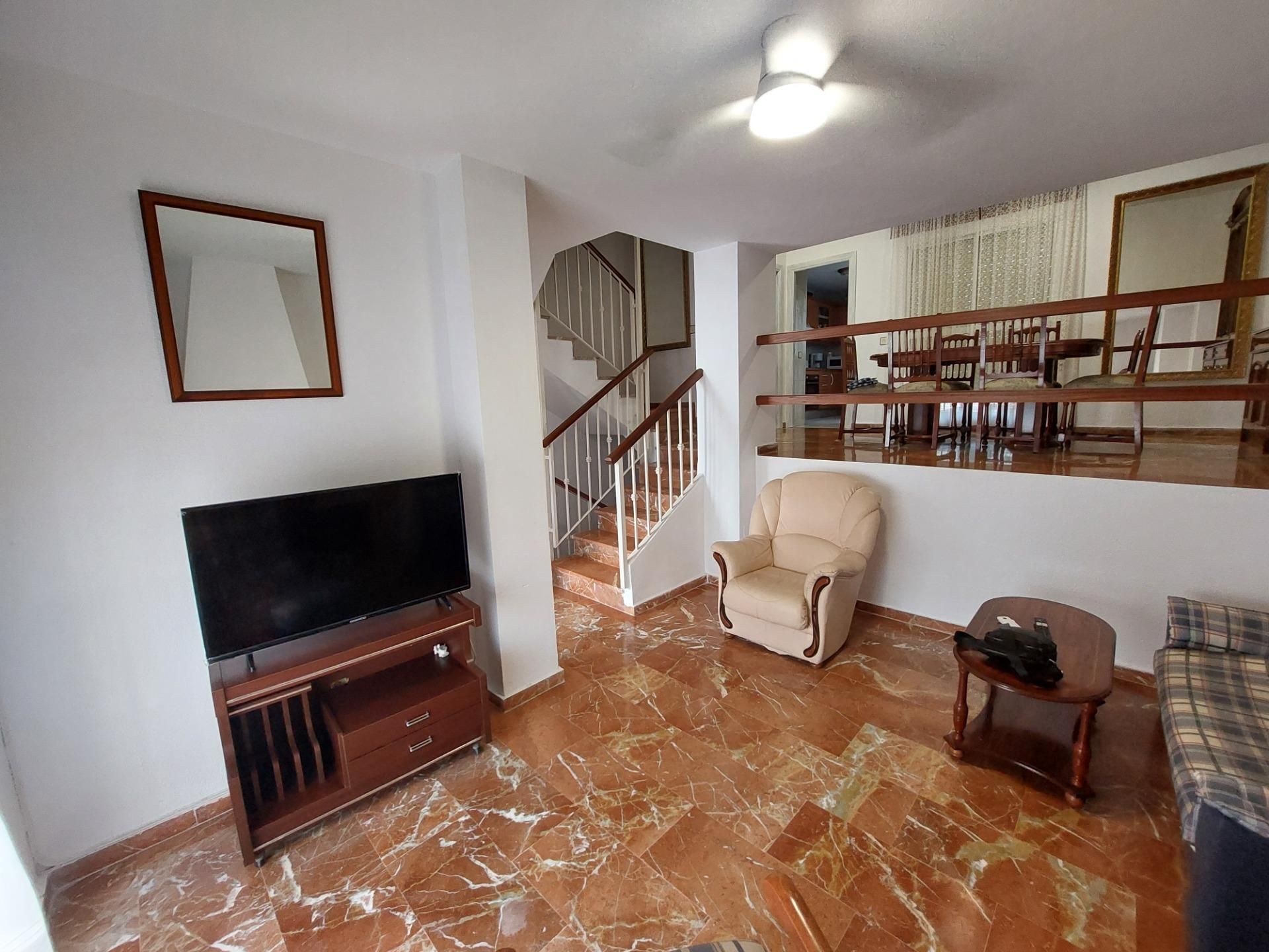 Single-family semi-detached to rent in San García