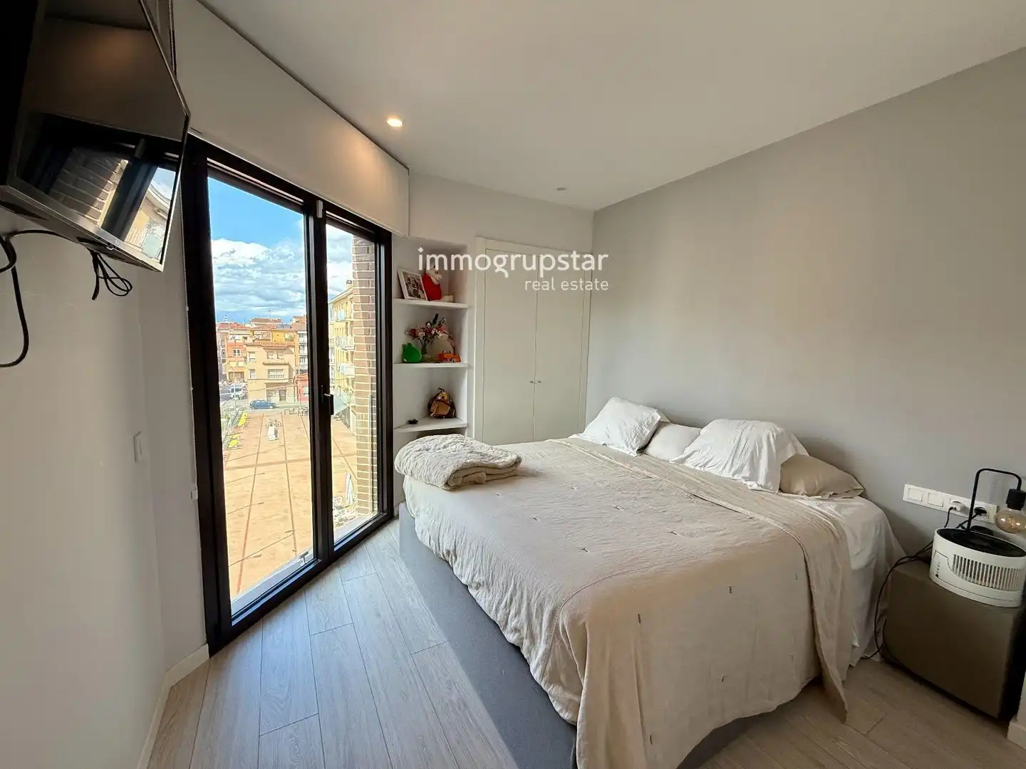 Attic for sale in Santiago, 22, Eixample Sud – Migdia