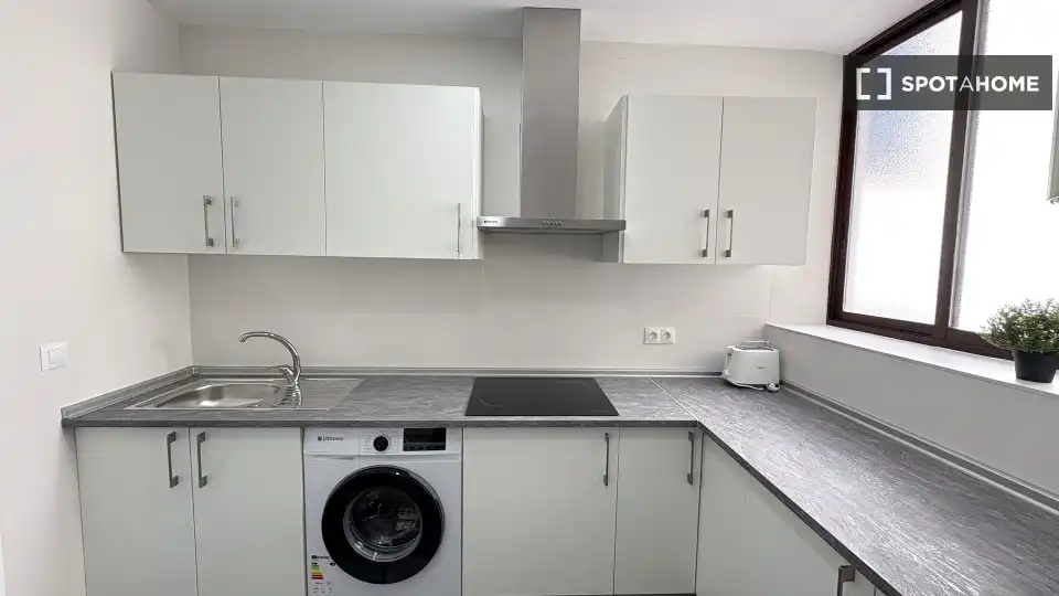 Cocina de Piso de alquiler en Granada con Aire acondicionado, Calefacción y Amueblado