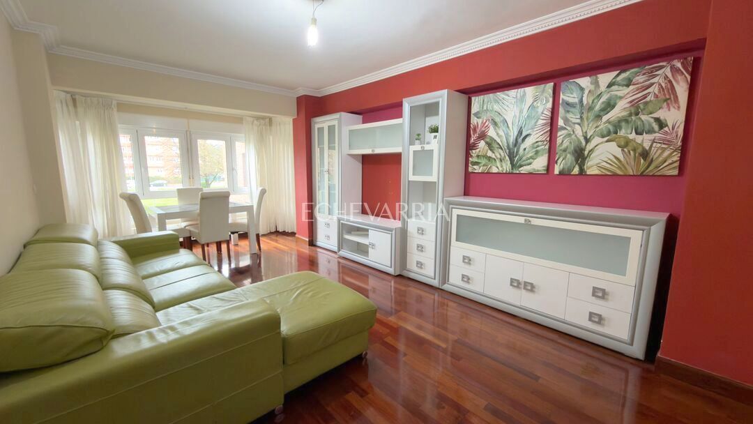 Sala de estar de Piso en venta en Getxo  con Calefacción, Trastero y Amueblado