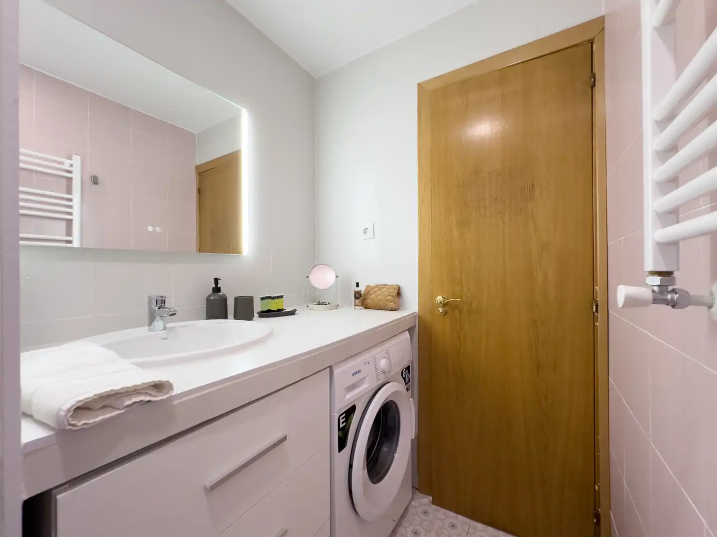 Badezimmer von Wohnungen zur Miete in Madrid mit Klimaanlage, Heizung und Möbliert