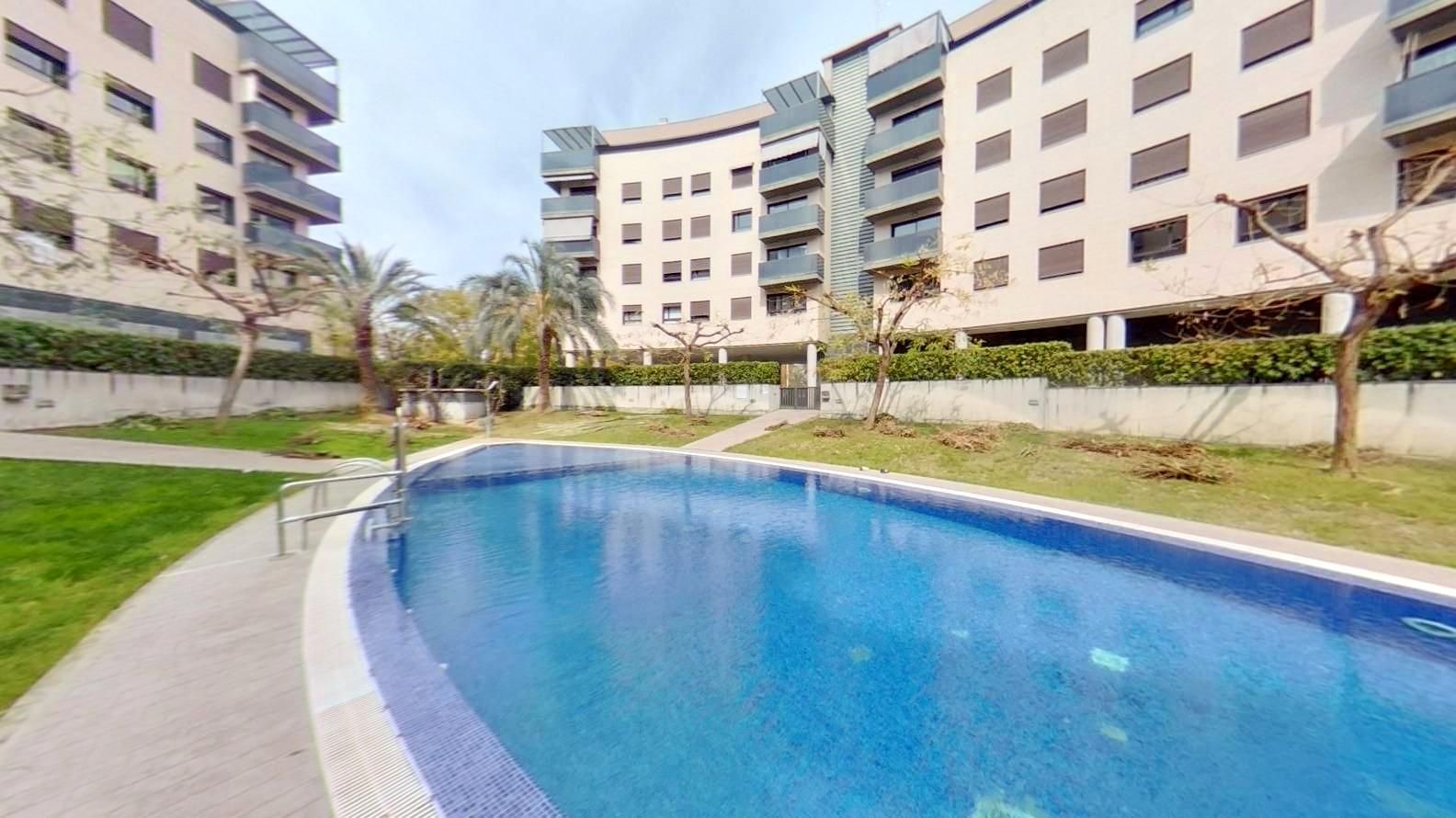 Piscina de Pis en venda en  Valencia Capital amb Aire condicionat, Jardí privat i Piscina