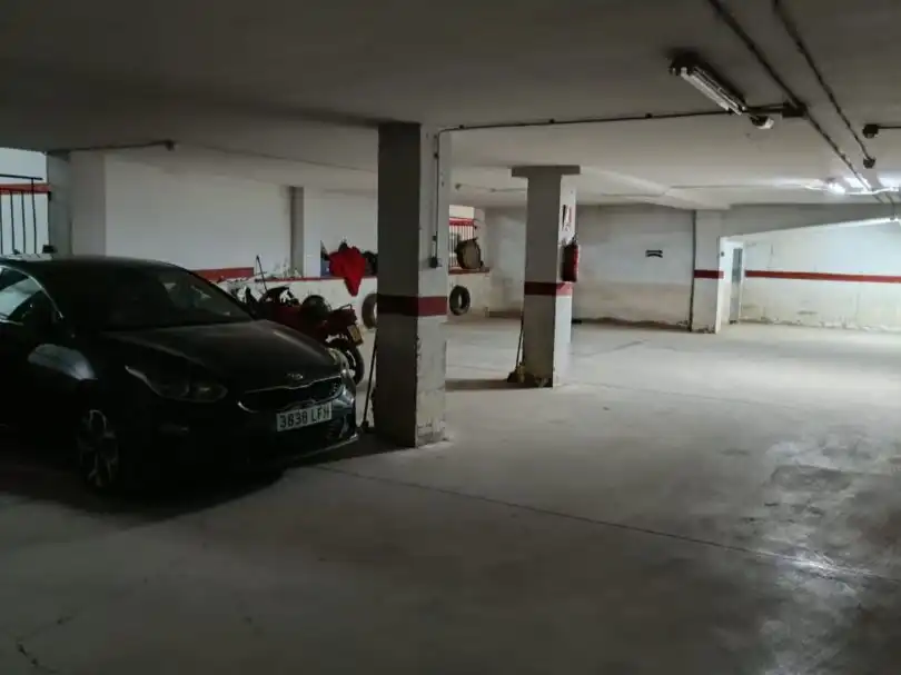 Parking de Garaje de alquiler en Montroi / Montroy