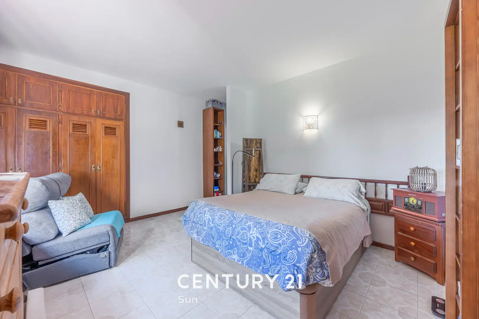 Schlafzimmer von Country house zum Verkauf in Marbella mit Privatgarten und Balkon