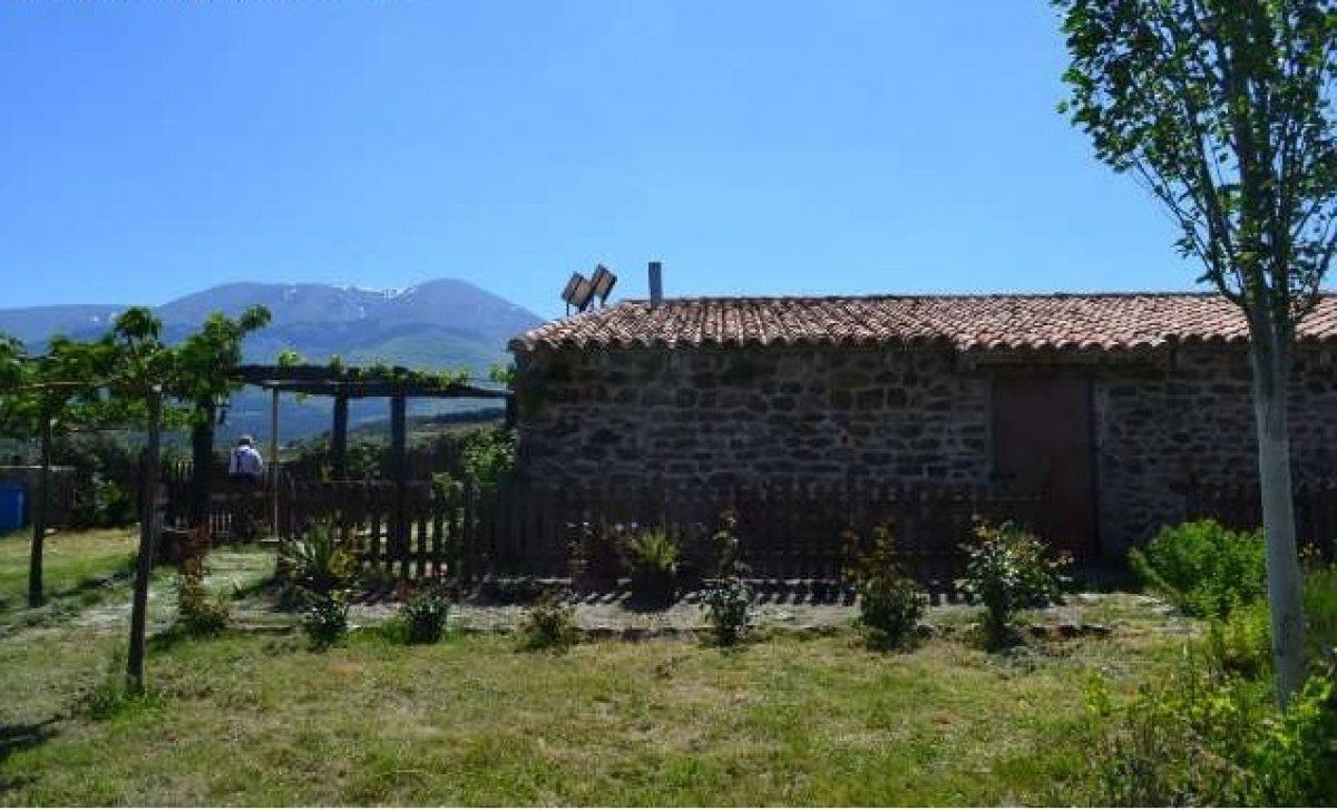 Jardí de Finca rústica en venda en Tarazona amb Jardí privat