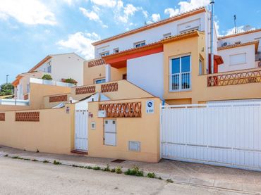 Villa avec piscine à vendre à Escandinavia - Cautivador