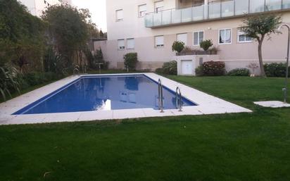 Swimming pool of Flat for sale in Algeciras