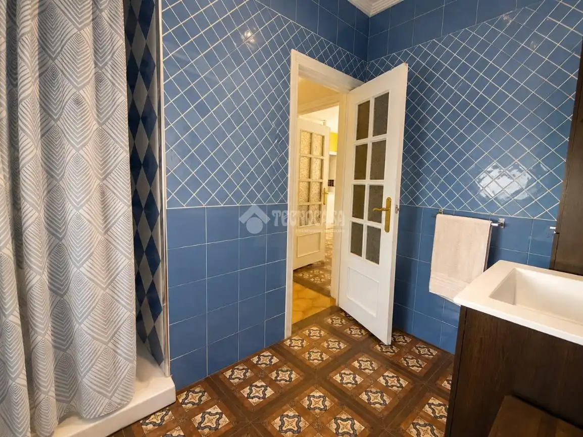 Bathroom of Detached homes for sale in Dos Hermanas