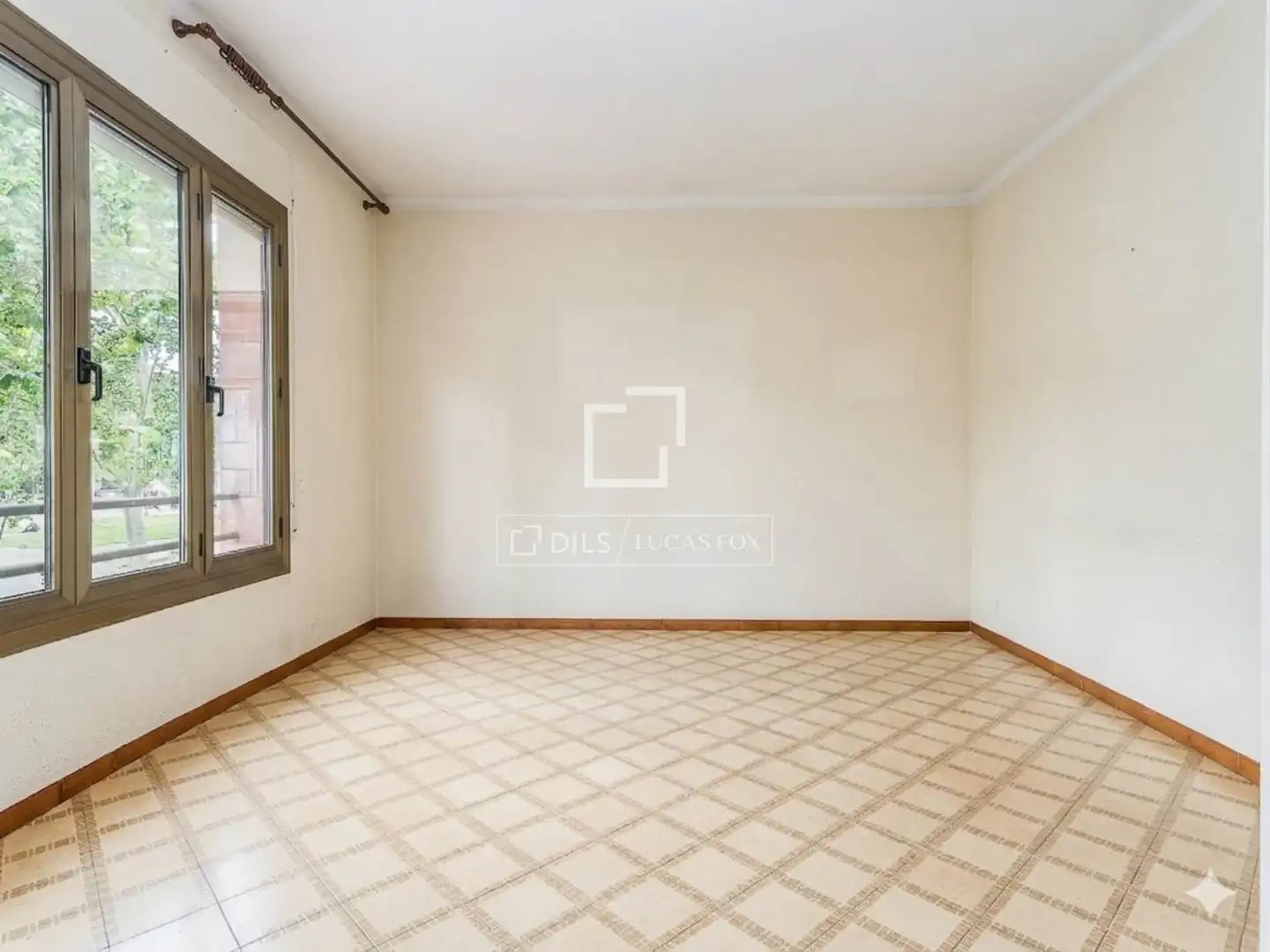 Wohnzimmer von Wohnung zum Verkauf in Barcelona mit Klimaanlage, Privatgarten und Terrasse
