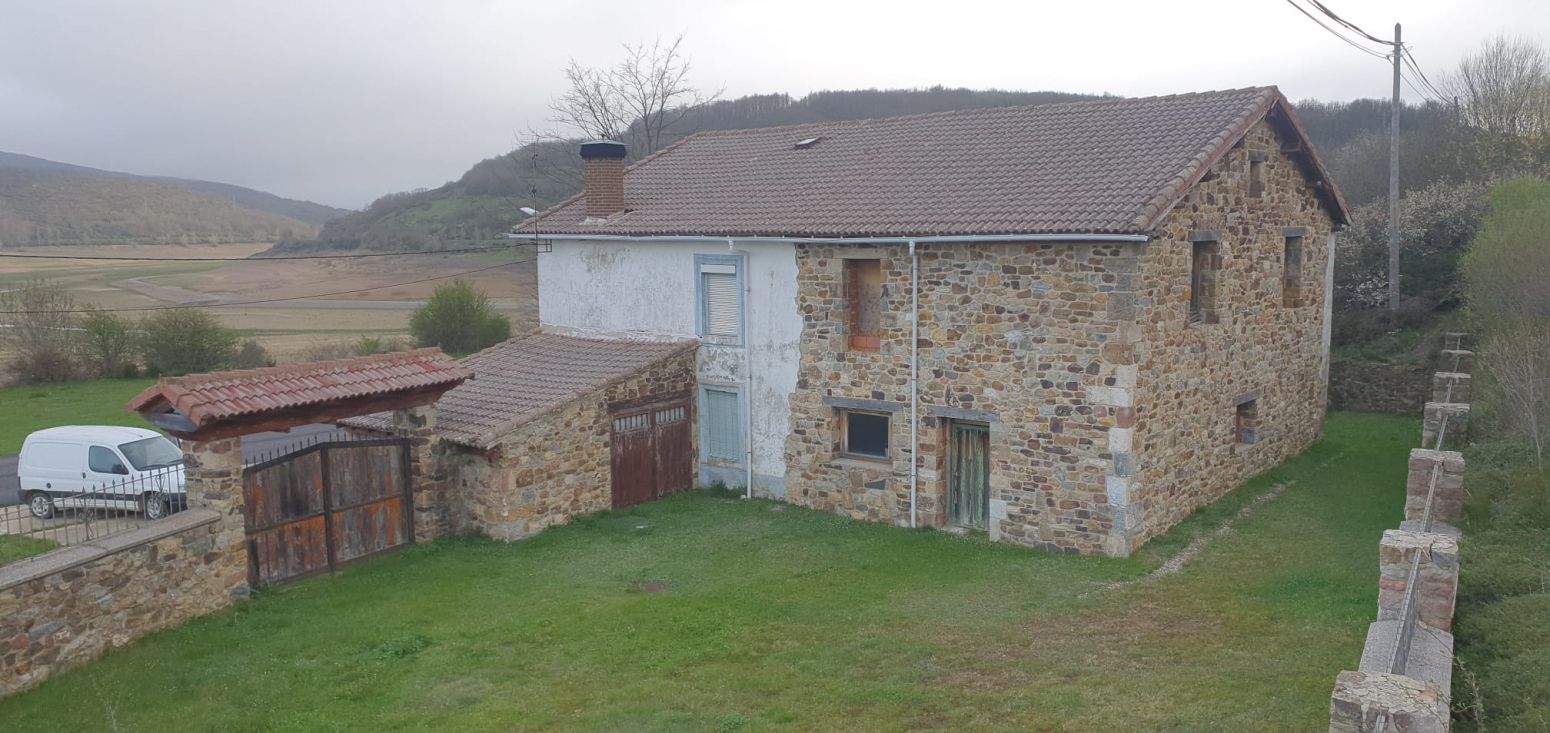 Vista exterior de Casa o xalet en venda en Cervera de Pisuerga