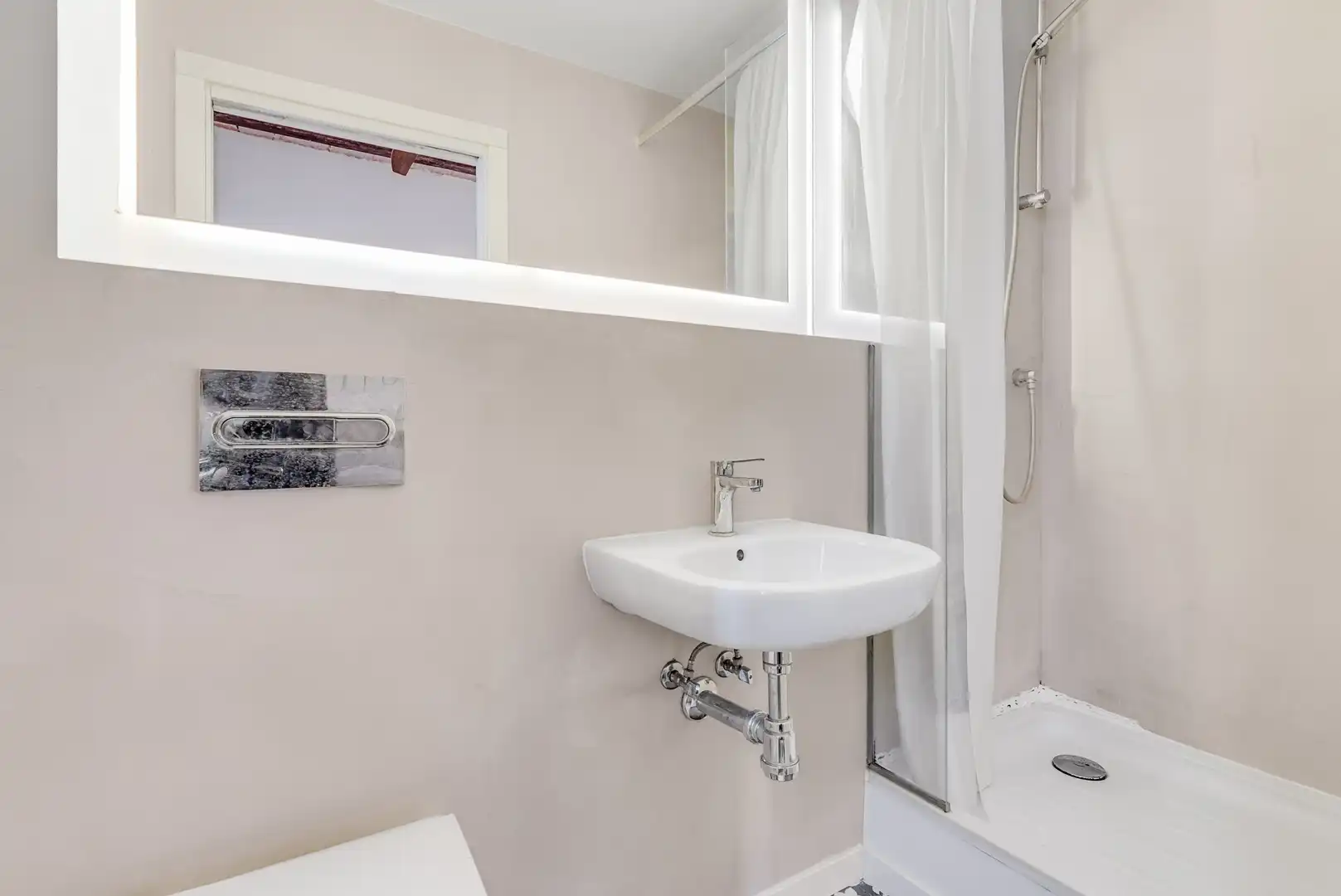 Bathroom of Flat for sale in Barcelona  with Balcony