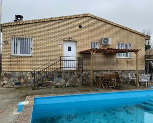 Piscina de Casa o xalet en venda en  Zaragoza Capital amb Terrassa, Traster i Piscina