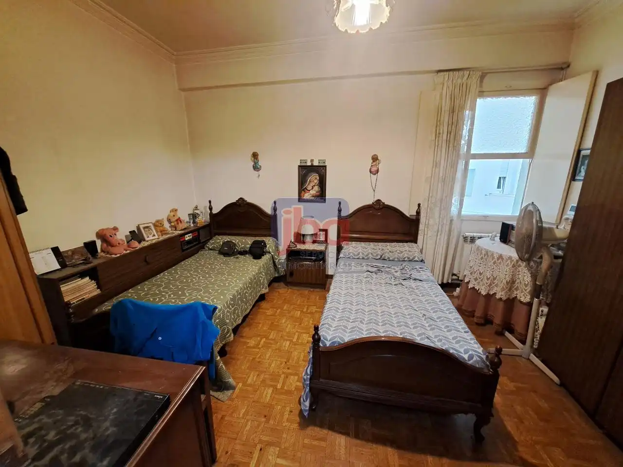 Dormitori de Pis en venda en Ourense Capital  amb Calefacció, Parquet i Terrassa