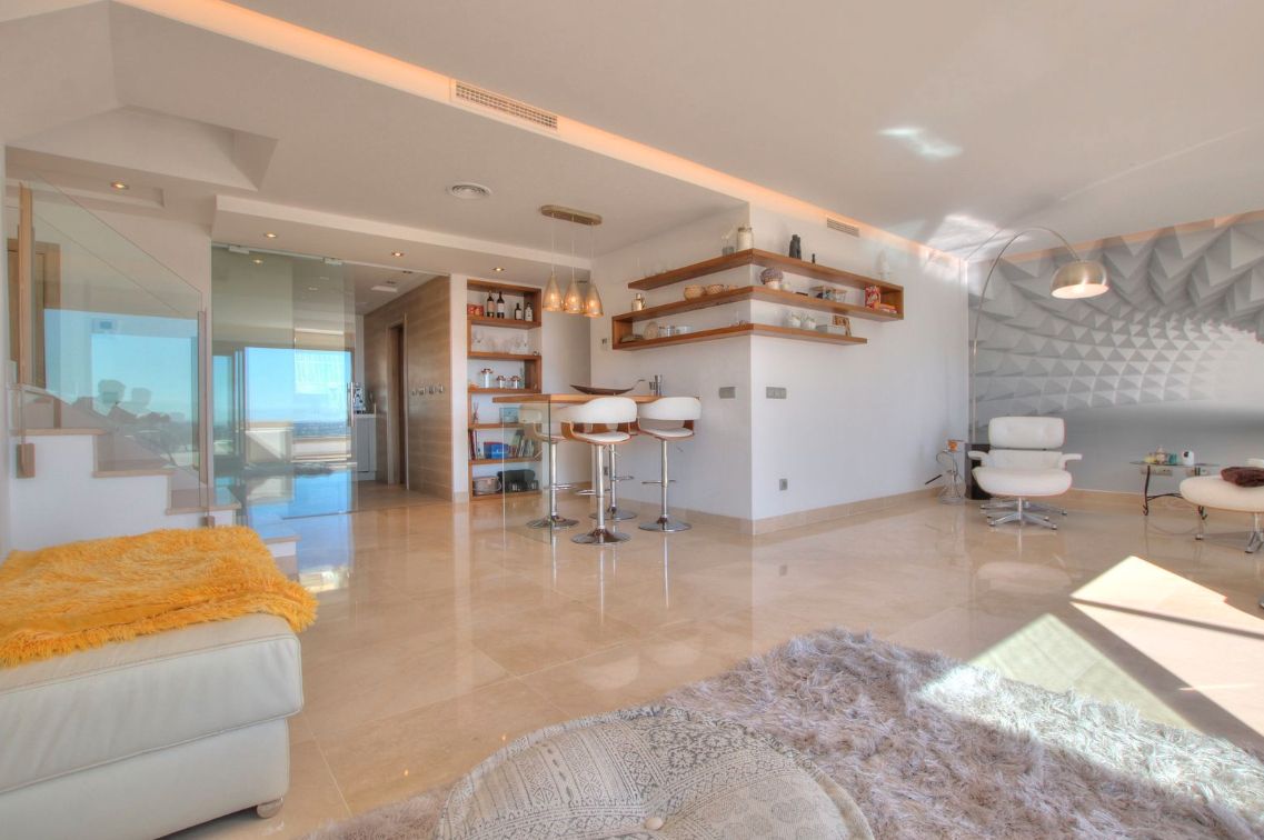 Sala d'estar de Dúplex en venda en Mijas amb Aire condicionat, Terrassa i Traster