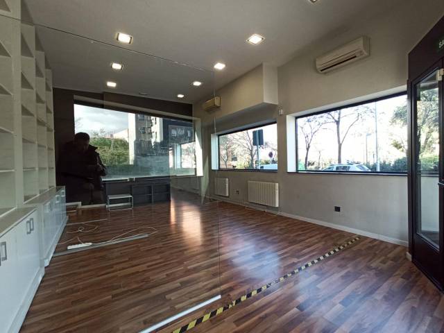 Local comercial en Venta en De Sierra Toledana, 63 en Numancia