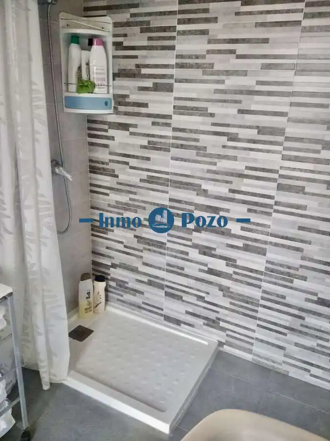 Bathroom of Houses for sale in Almendralejo  with Air Conditioner, Terrace and Storage room