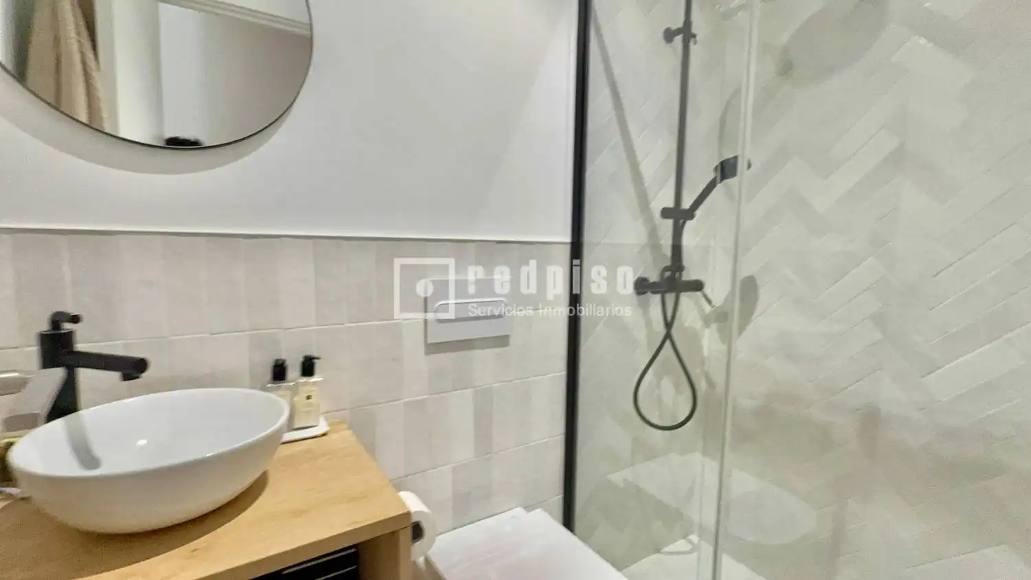 Baño de Piso en venta en Madrid con Calefacción y Terraza