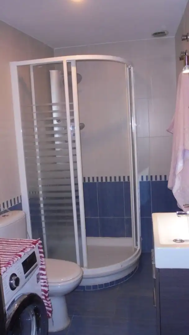 Bany de Pis de lloguer en El Campello amb Aire condicionat, Calefacció i Parquet