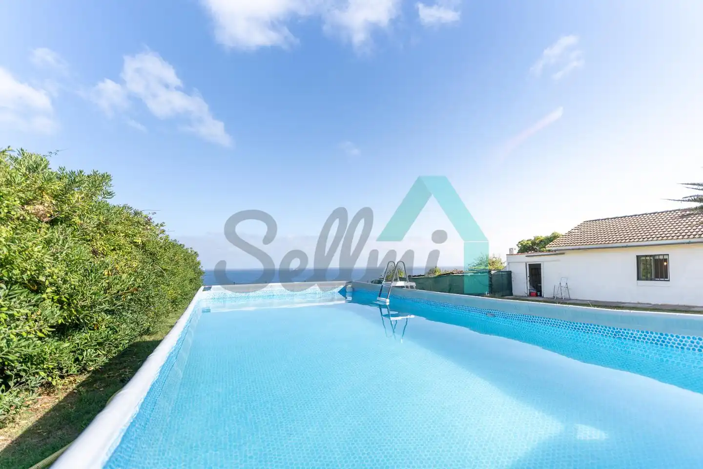 Piscina de Casa o xalet de lloguer en Gijón  amb Jardí privat, Piscina i Moblat