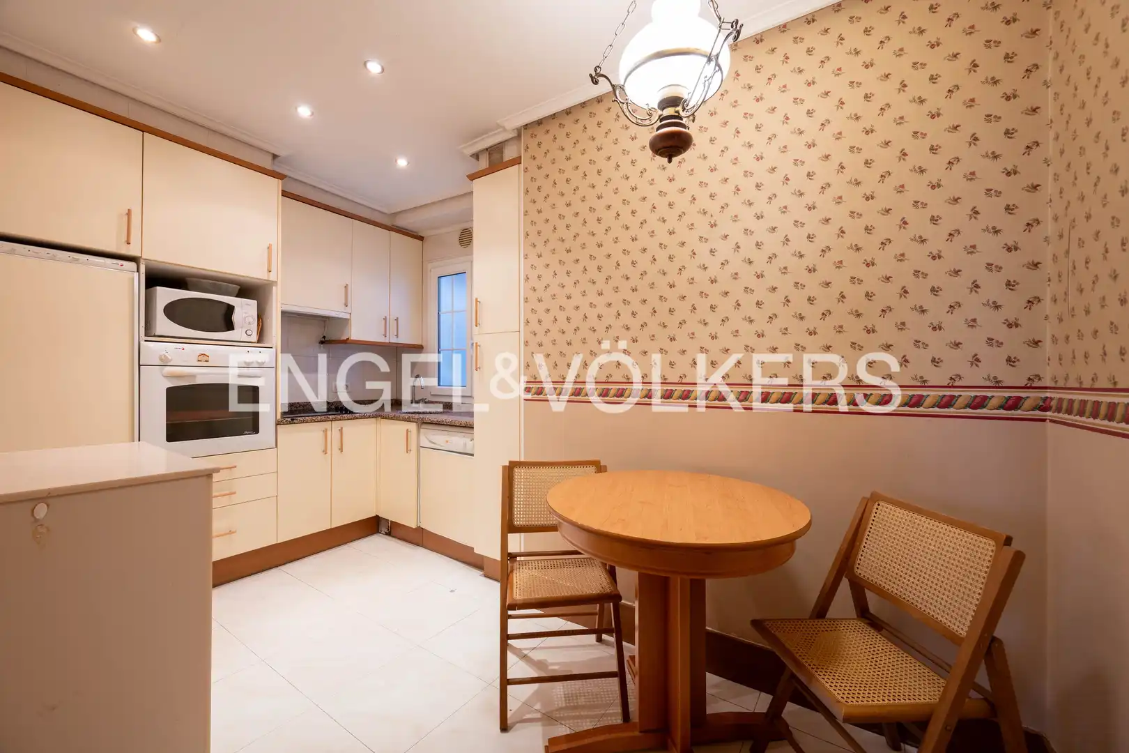 Kitchen of Flat for sale in Donostia - San Sebastián   with Heating and Storage room