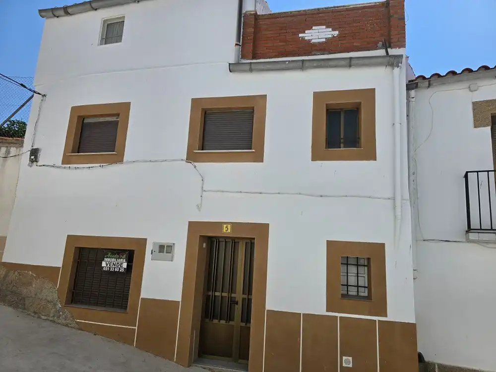 Vista exterior de Casa o chalet en venta en Brozas con Terraza, Trastero y Amueblado