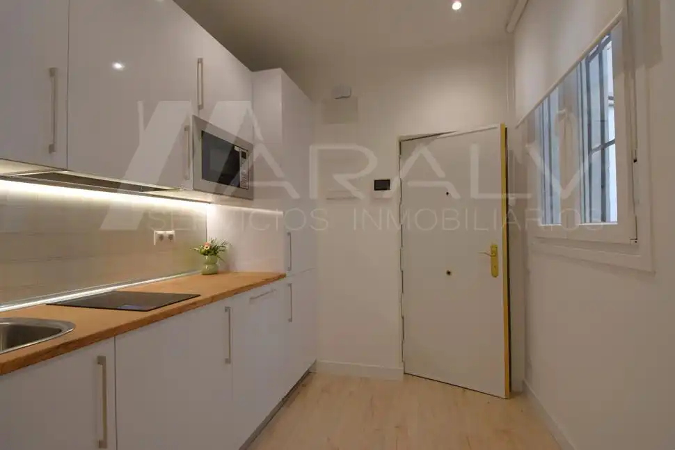 Apartament amb ascensor en venda a Calle de los Relatores, imagen 7