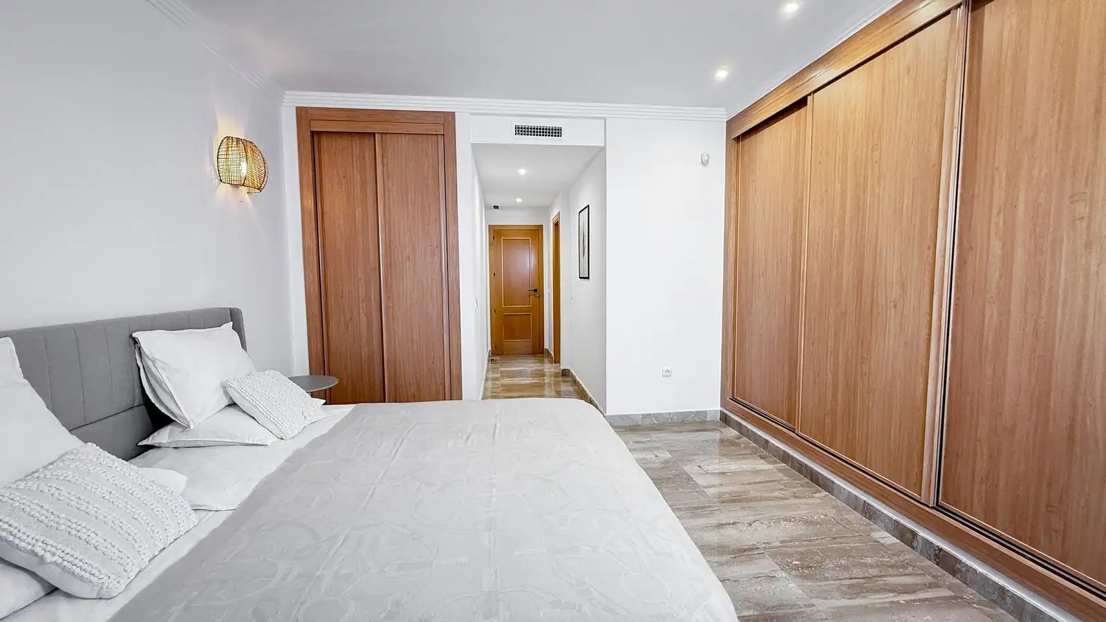 Piso con piscina en venta en Estepona Pueblo, imagen 32