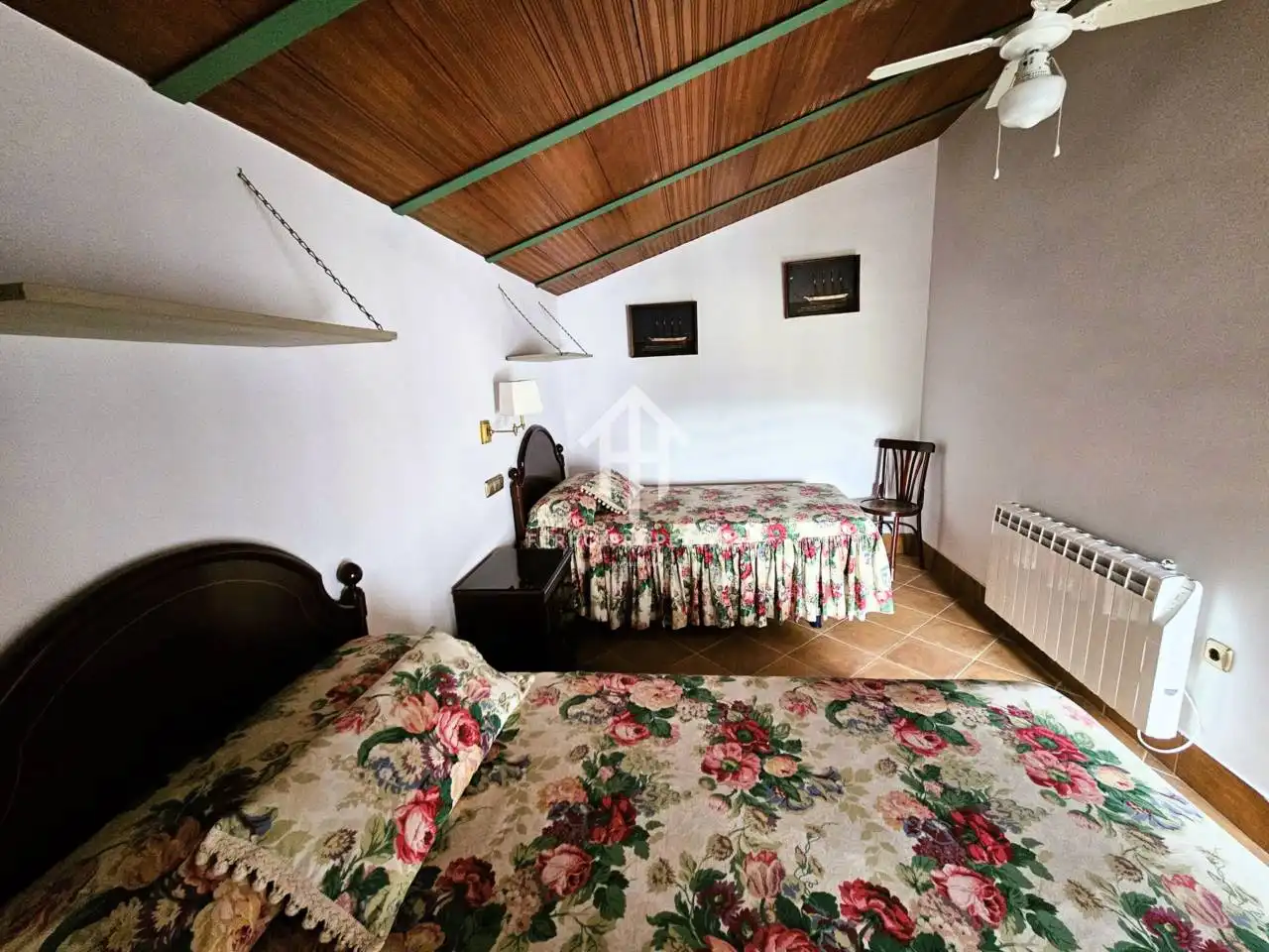 Bedroom of Houses for sale in Villanueva de Tapia  with Air Conditioner, Heating and Private garden