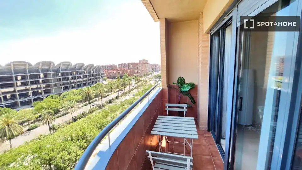 Terrassa de Pis de lloguer en Valencia amb Aire condicionat, Calefacció i Moblat