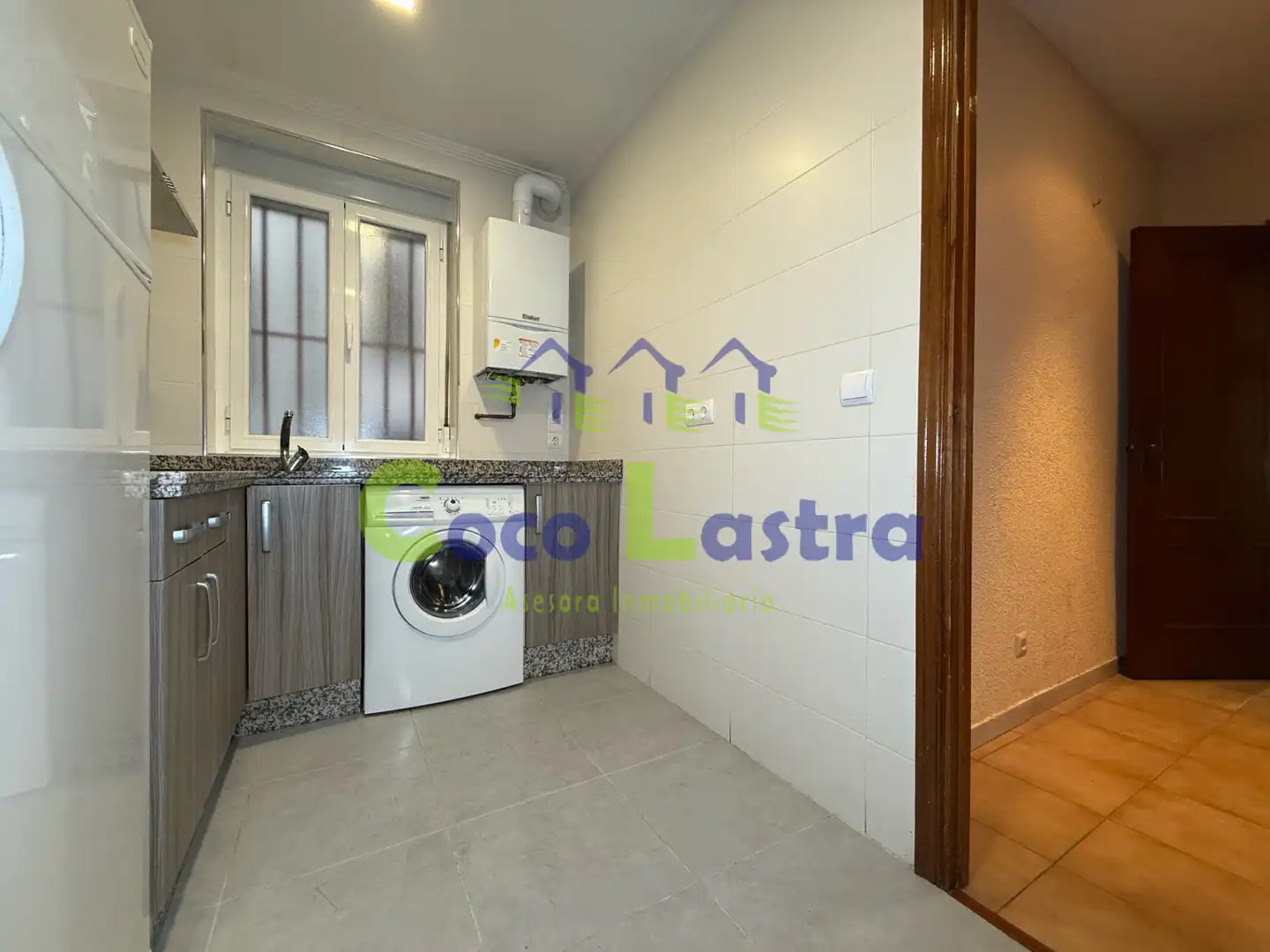 Kitchen of Flat for sale in Salamanca  with Heating, Parquet flooring and Storage room