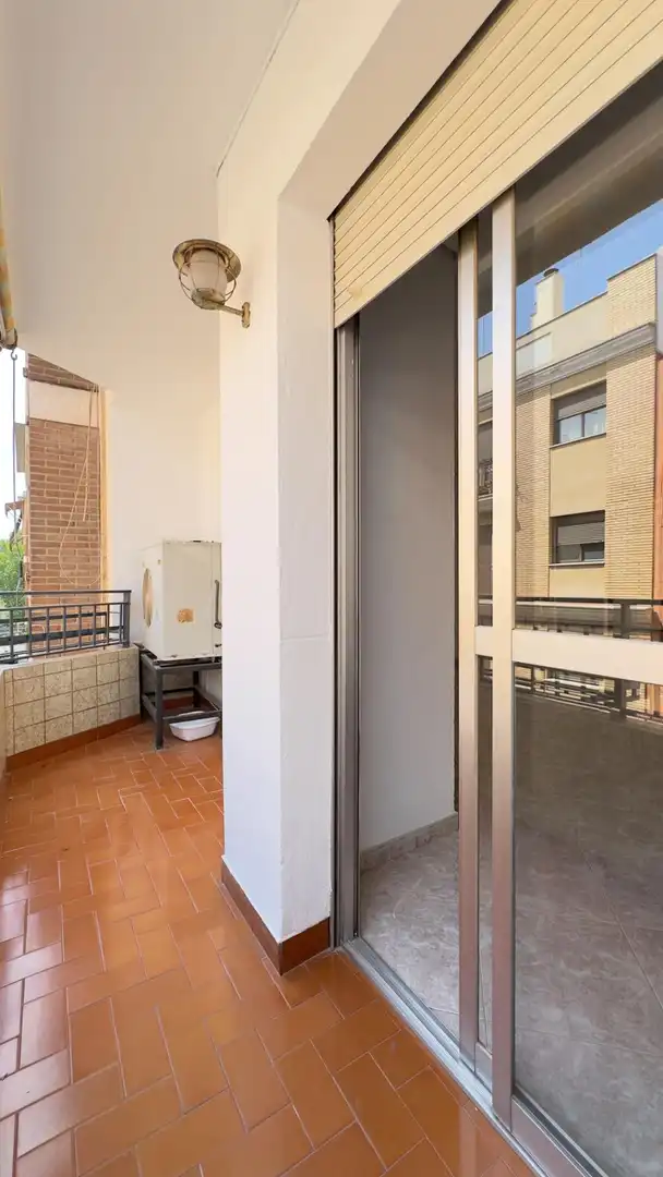 Appartamento con terrazza in affitto a Calle Ángel Ganivet, imagen 5