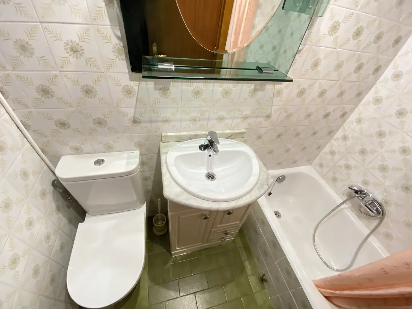 Bathroom of Flat for rent in Bilbao   with Heating, Terrace and Furnished