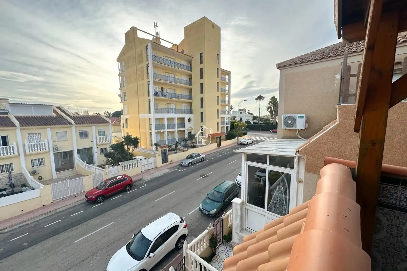 Vista exterior de Casa adosada de lloguer en Torrevieja amb Aire condicionat, Terrassa i Piscina