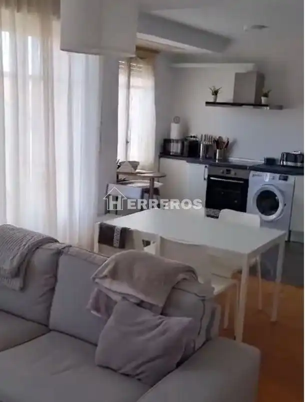 Cuina de Apartament en venda en Albelda de Iregua amb Calefacció, Parquet i Traster