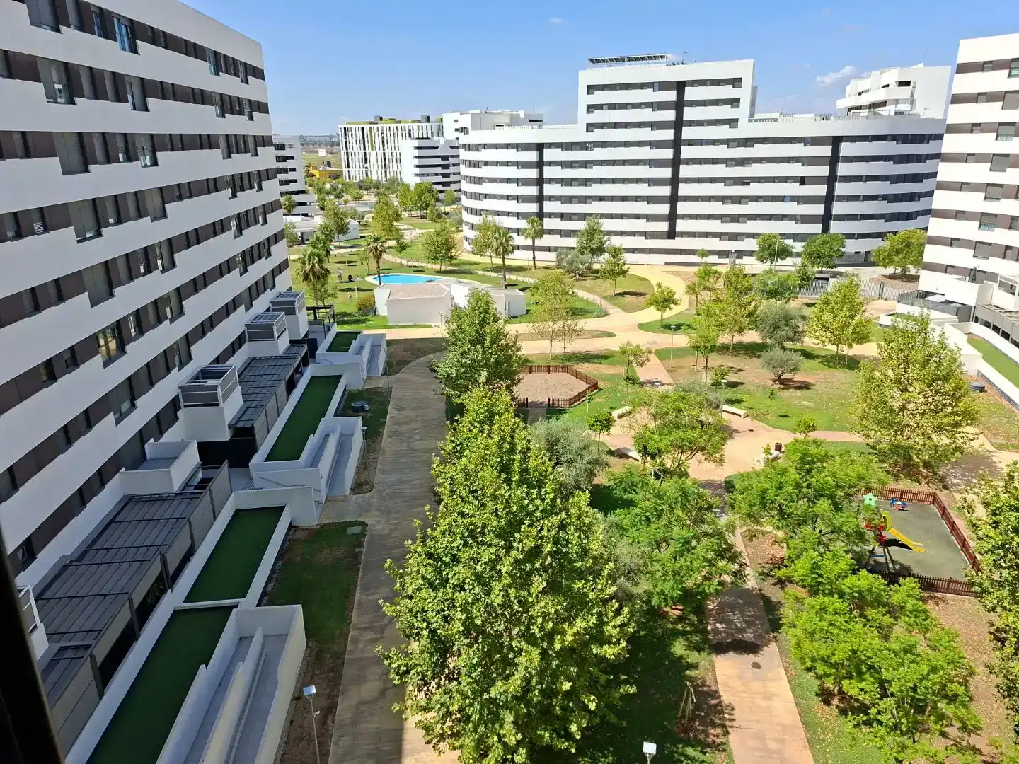 Exterior view of Flat for sale in  Sevilla Capital  with Air Conditioner and Swimming Pool