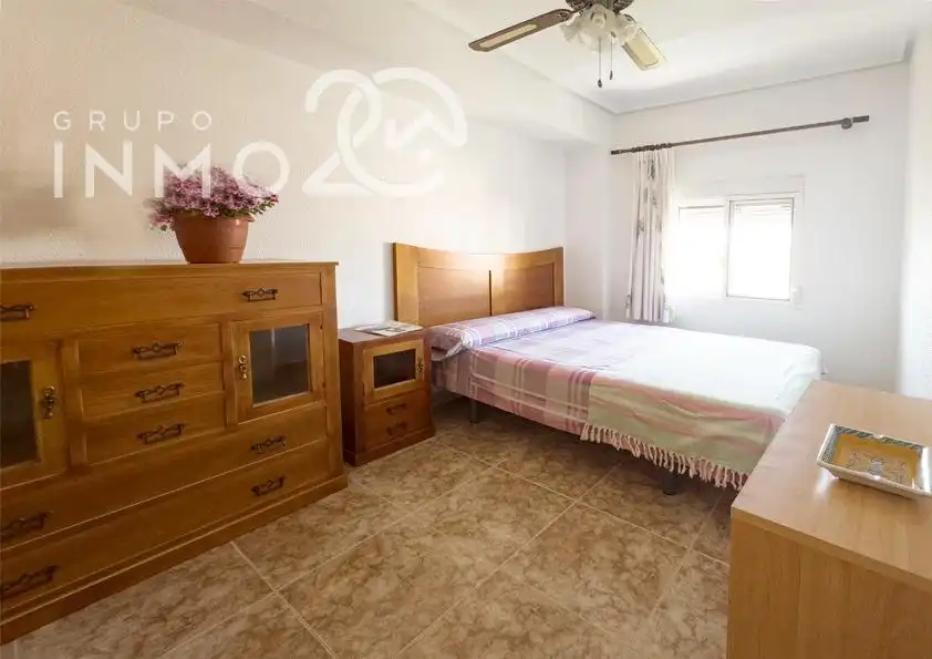 Habitación de Casa adosada en venta en Sueca con Aire acondicionado, Calefacción y Jardín privado
