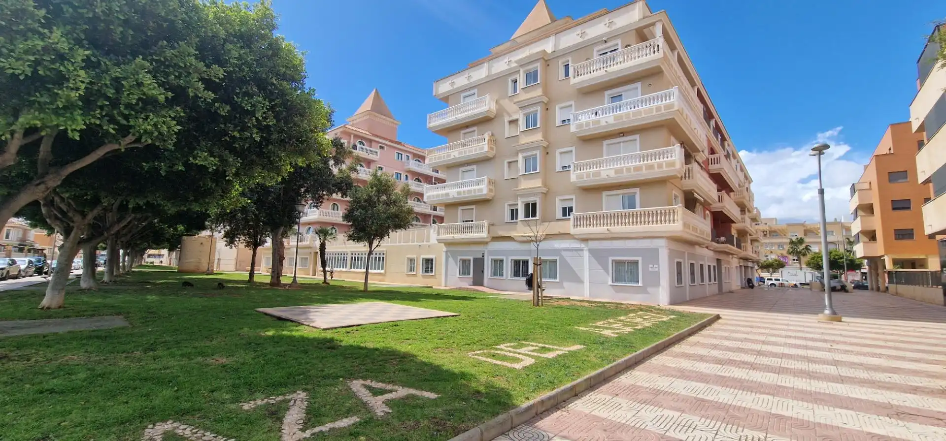 Vista exterior de Apartamento en venta en Roquetas de Mar con Aire acondicionado, Calefacción y Terraza