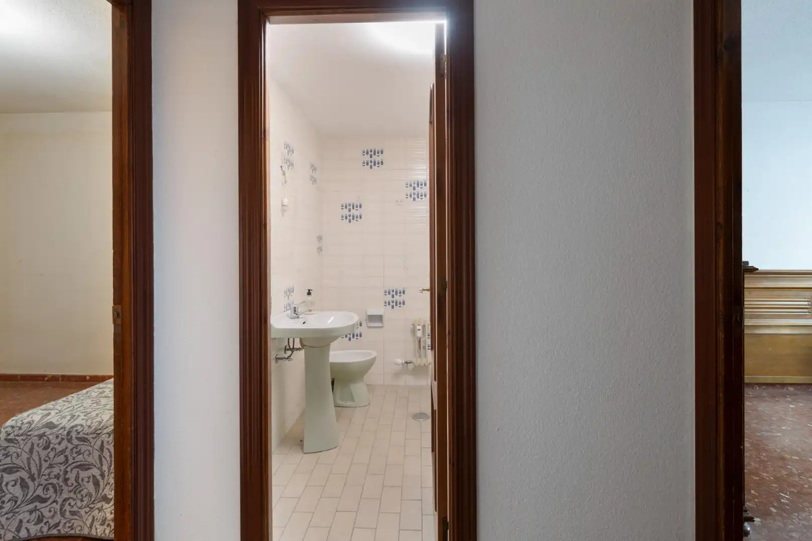 Baño de Piso en venta en Granada con Calefacción y Balcón